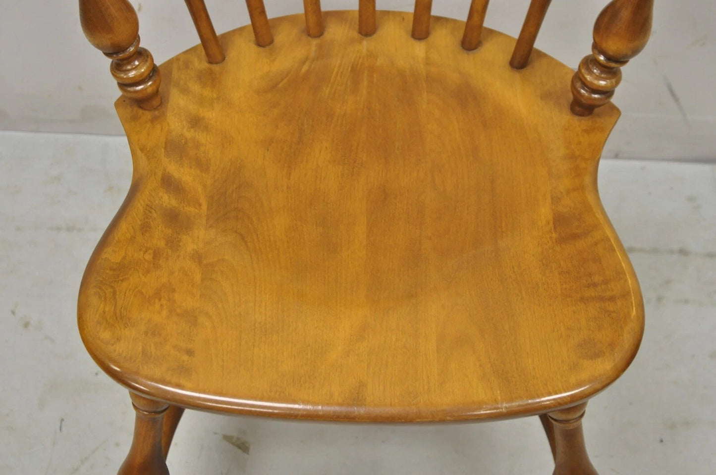 Ethan Allen Heirloom Nutmeg Maple Windsor Comb Back Dining Side Chair