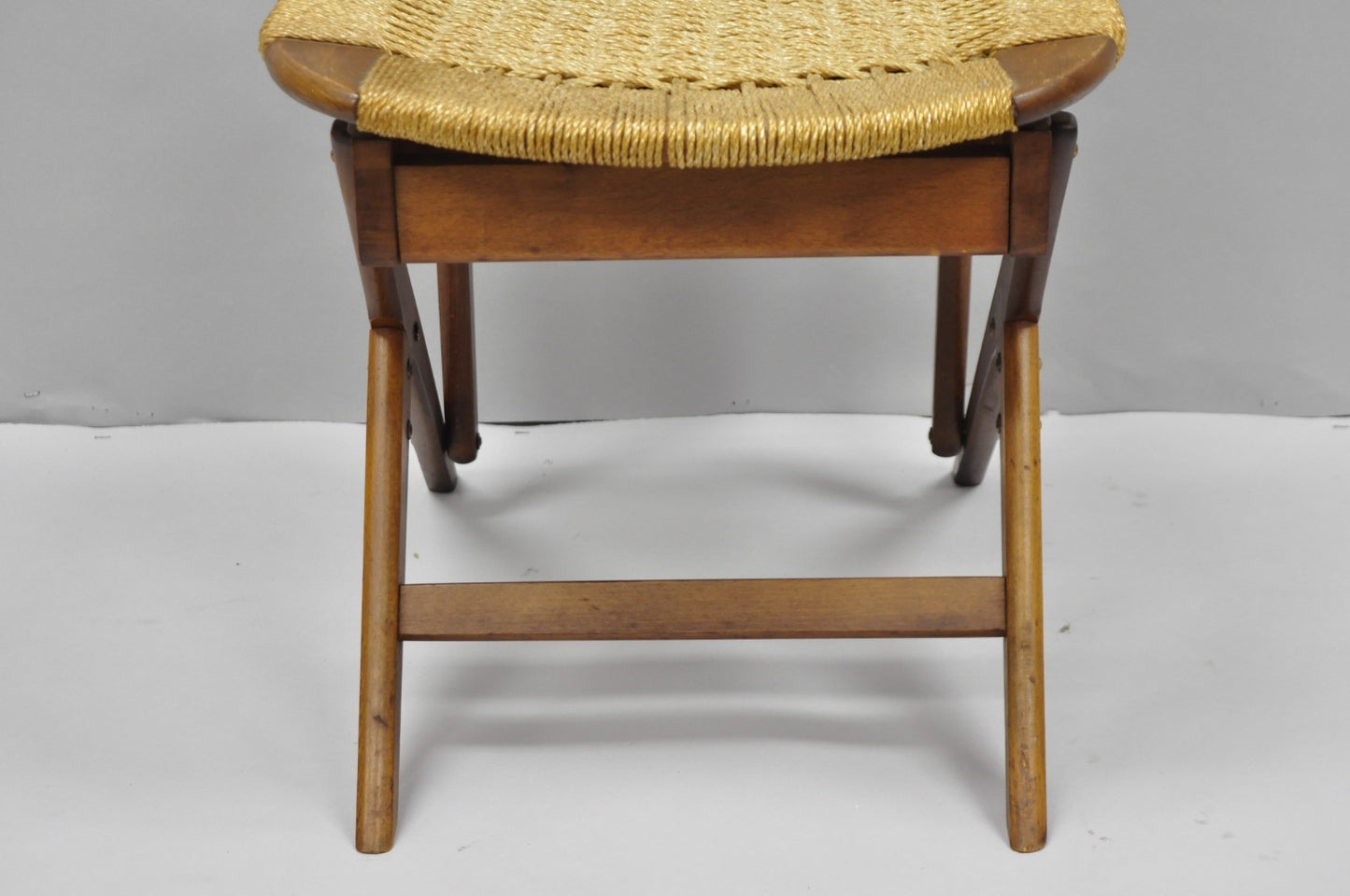 Vintage Mid Century Italian Modern Beech Wood Clothing Valet Chair Seat (A)