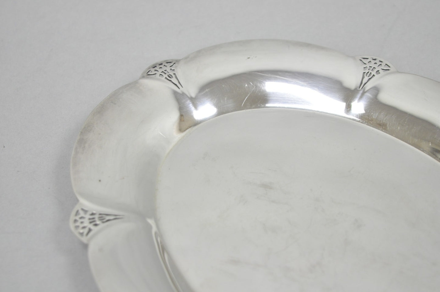 Vintage Art Deco WM Rogers 411 Silver Plated Small Oval Scalloped 11" Dish Tray