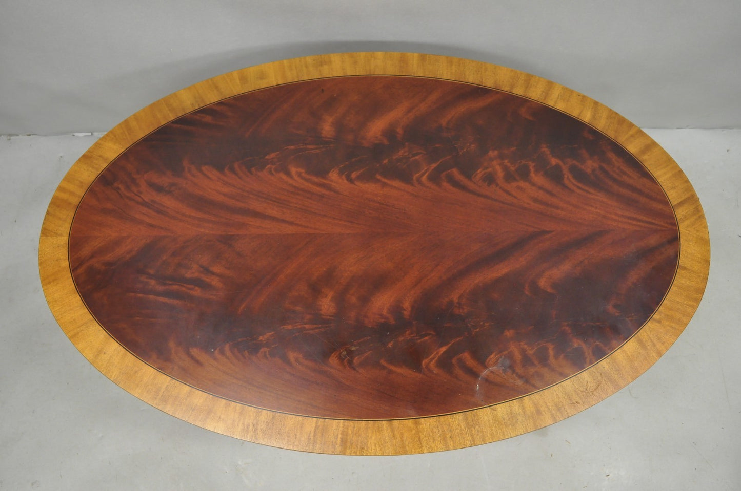 Ethan Allen Newport Collection Banded Mahogany Oval Duncan Phyfe Coffee Table
