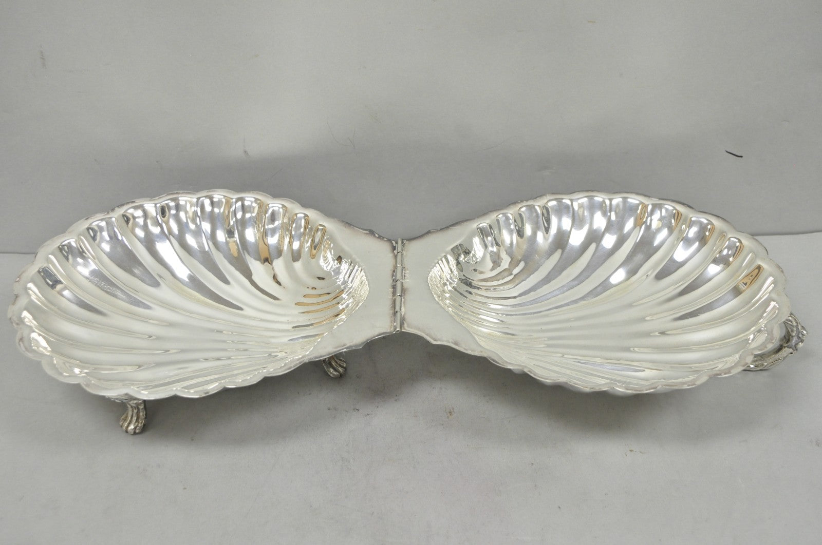 Vintage Regency Style Silver Plated Clam Shell Hinged Warmer with Floral Handle