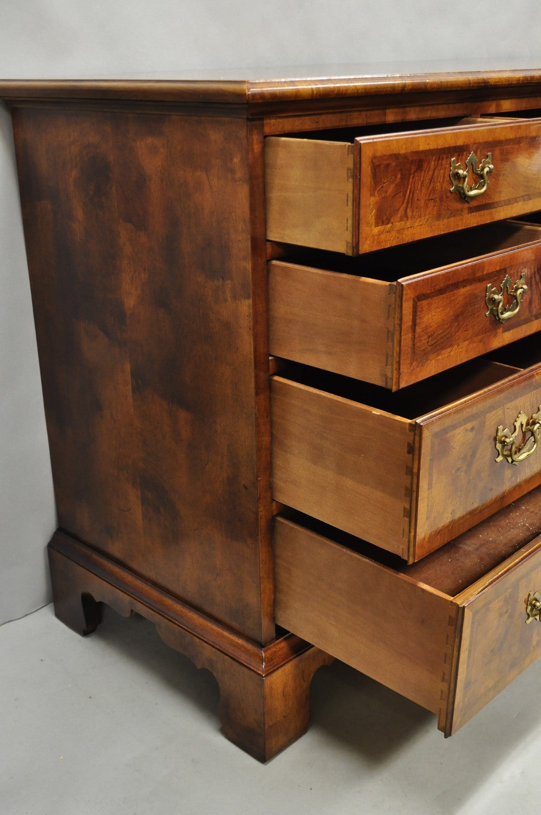 Henredon Aston Court Burl Wood Georgian Style Mahogany Long Dresser Credenza