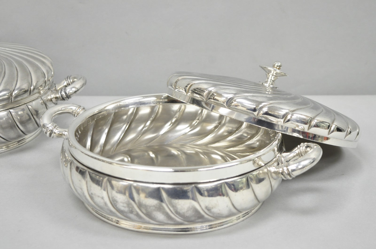 Antique Meriden B Co Spiral Swirl Silver Plated Covered Serving Dish Tureen Pair