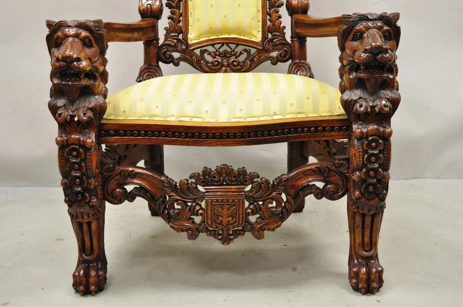 Renaissance Gothic Style Large Figural Lion Carved Wood Paw Feet Throne Chair