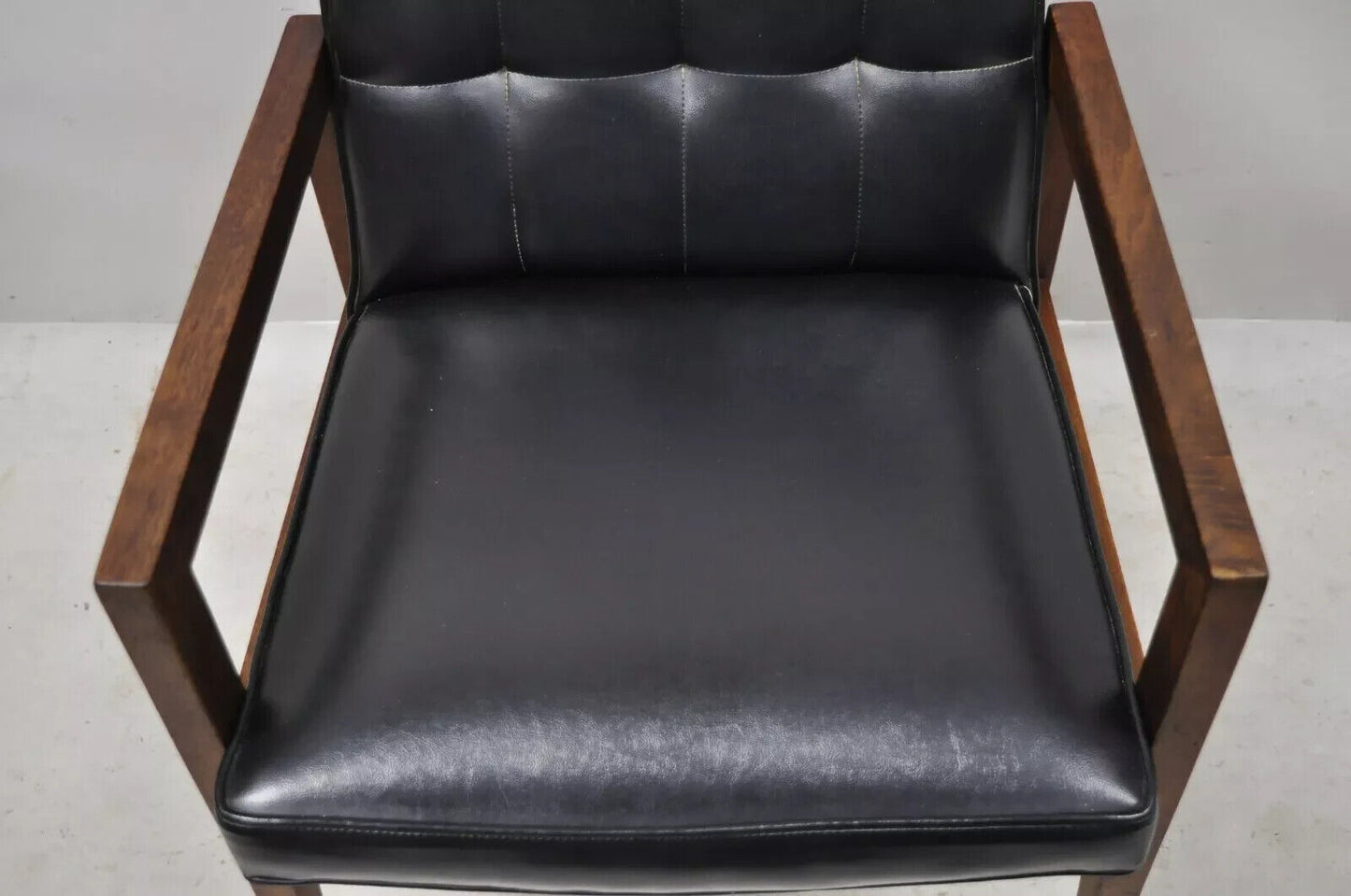 Vintage Mid Century Modern Jens Risom Style Walnut Black Vinyl Lounge Arm Chair