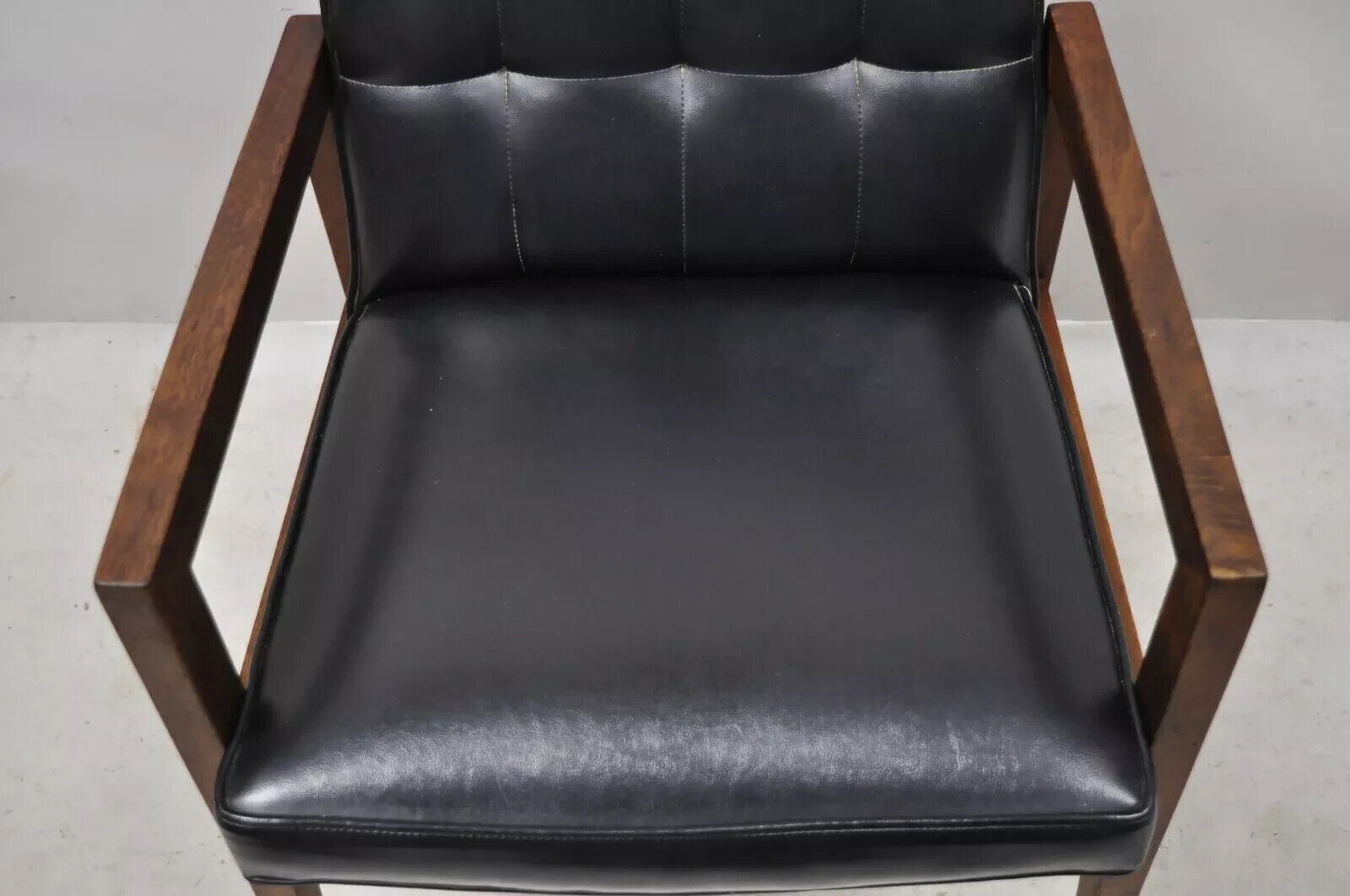 Vintage Mid Century Modern Jens Risom Style Walnut Black Vinyl Lounge Arm Chair