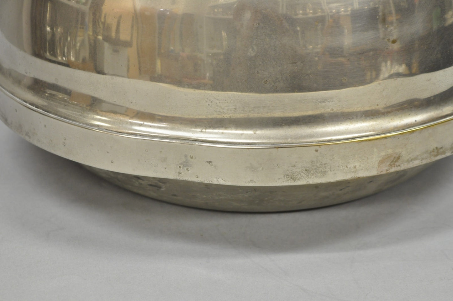 Vintage Mid Century Modern Large Steel Metal Champagne Ice Bucket w/ Elephants