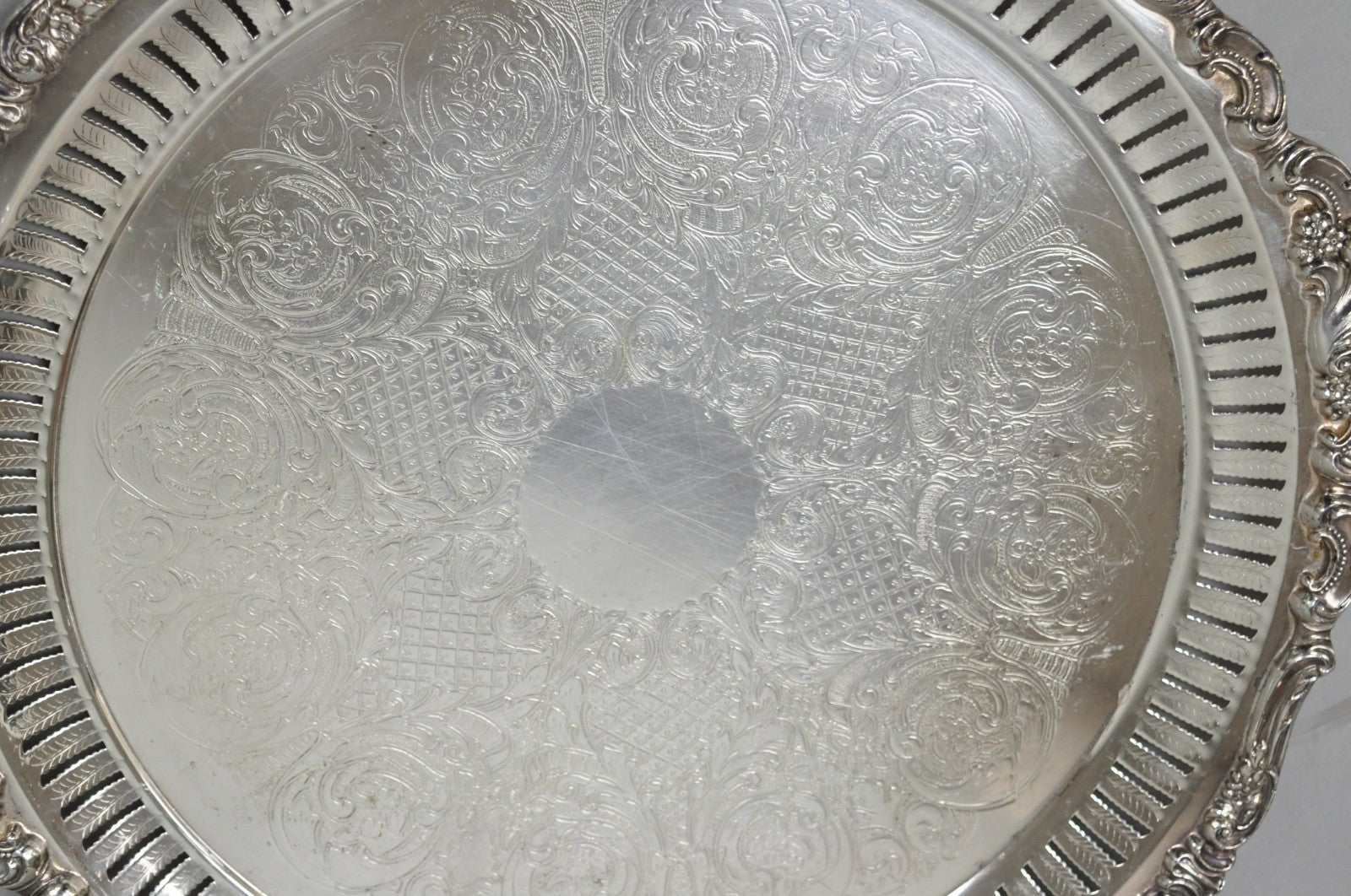 Vintage Baroque by Wallace Silver Plated Round Footed Serving Platter Bar Tray