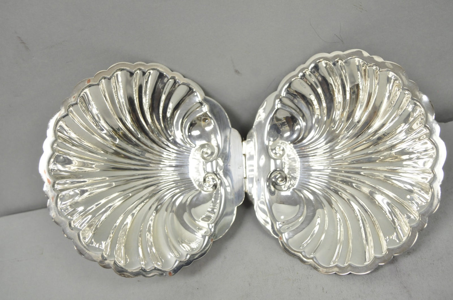 Antique English Regency Silver Plated Clam Shell Table Butler Serving Dish