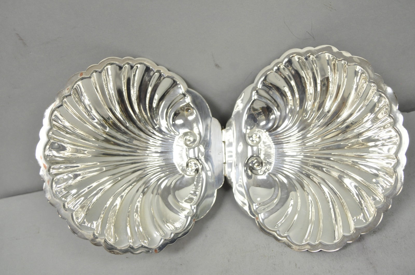 Antique English Regency Silver Plated Clam Shell Table Butler Serving Dish