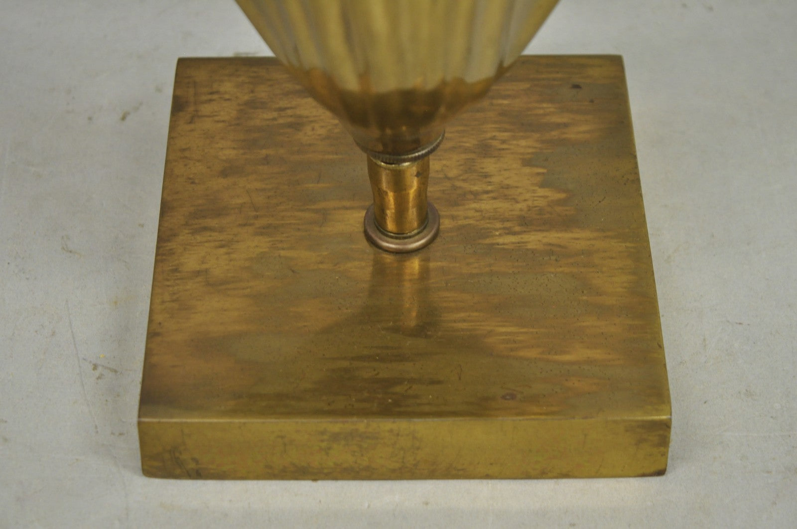Vintage Chapman Hollywood Regency Burnished Brass Small Leaf Sconce Table Lamp