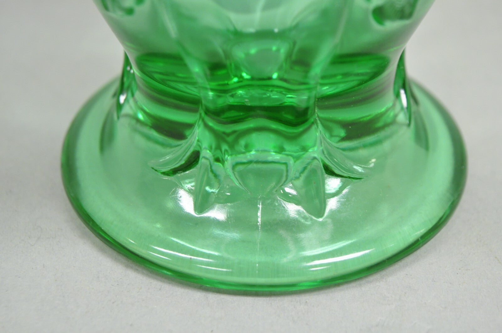 Vintage Imperial Glass Co. Carnival Glass Emerald Green 3 Headed Swan Crane Vase