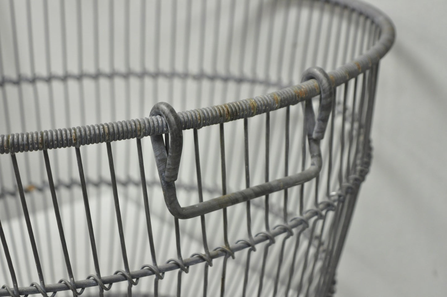 Vintage Industrial Modern Large 24" Metal Wire Oyster Clam Throw Blanket Basket