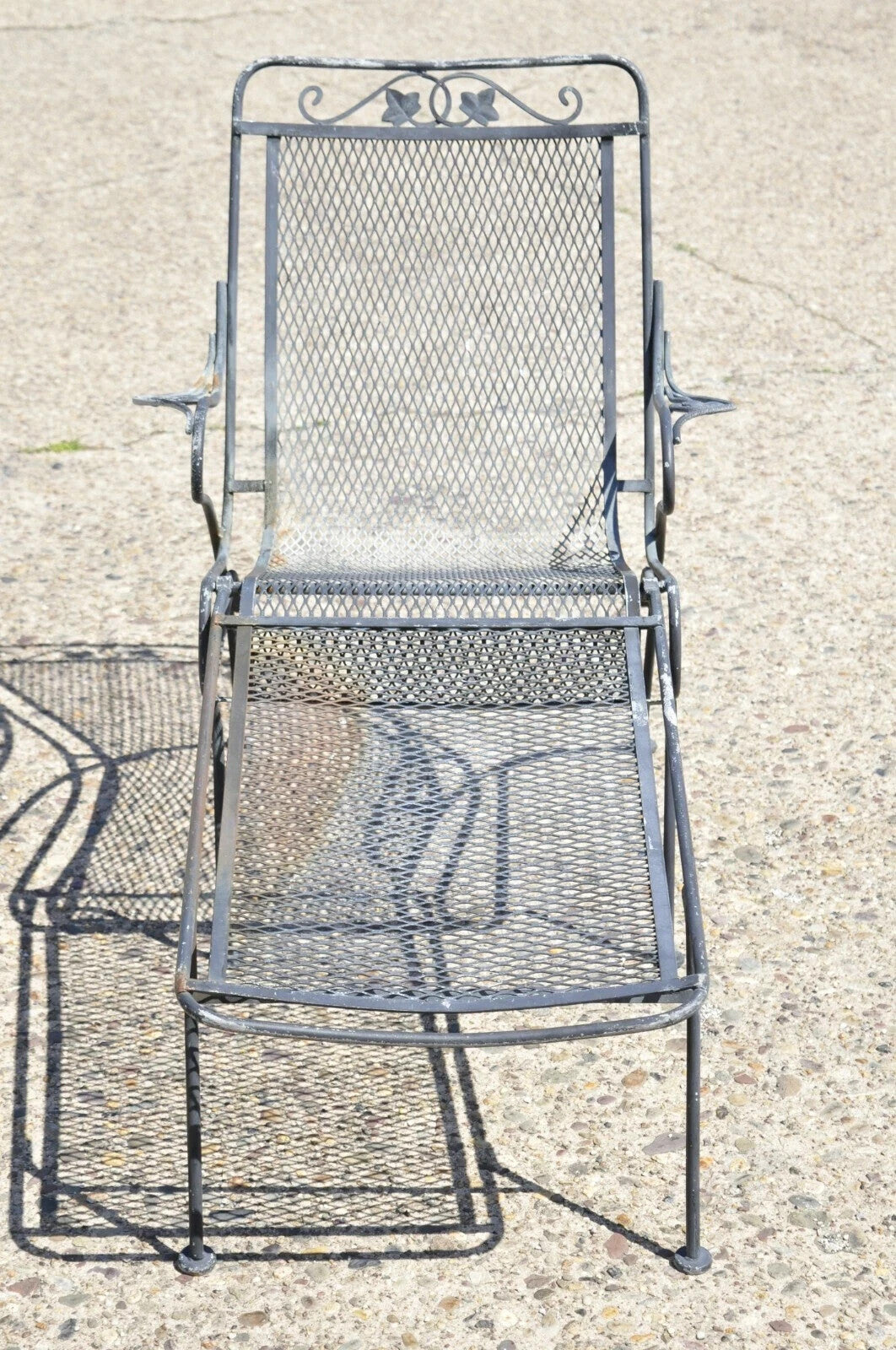 Vintage Woodard Wrought Iron Garden Chaise Lounge Chair w/ Removable Footstool