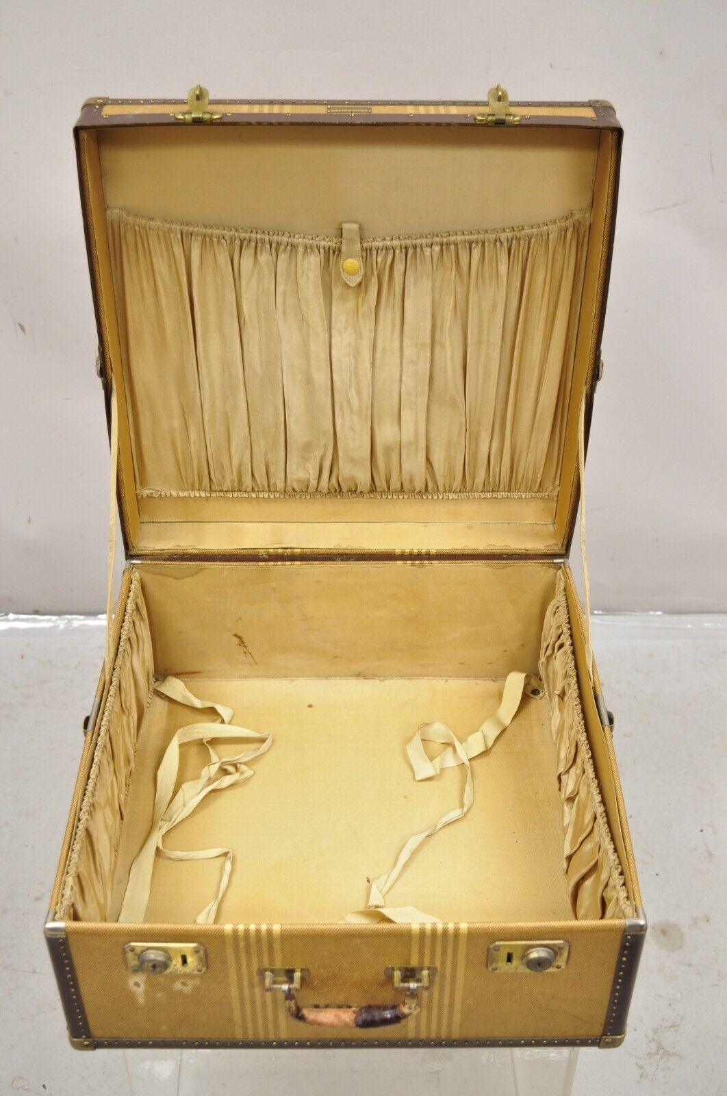 Vintage Hartmann Trunk Co Pathfinder Imperial Canvas Suitcase Luggage Hat Trunk