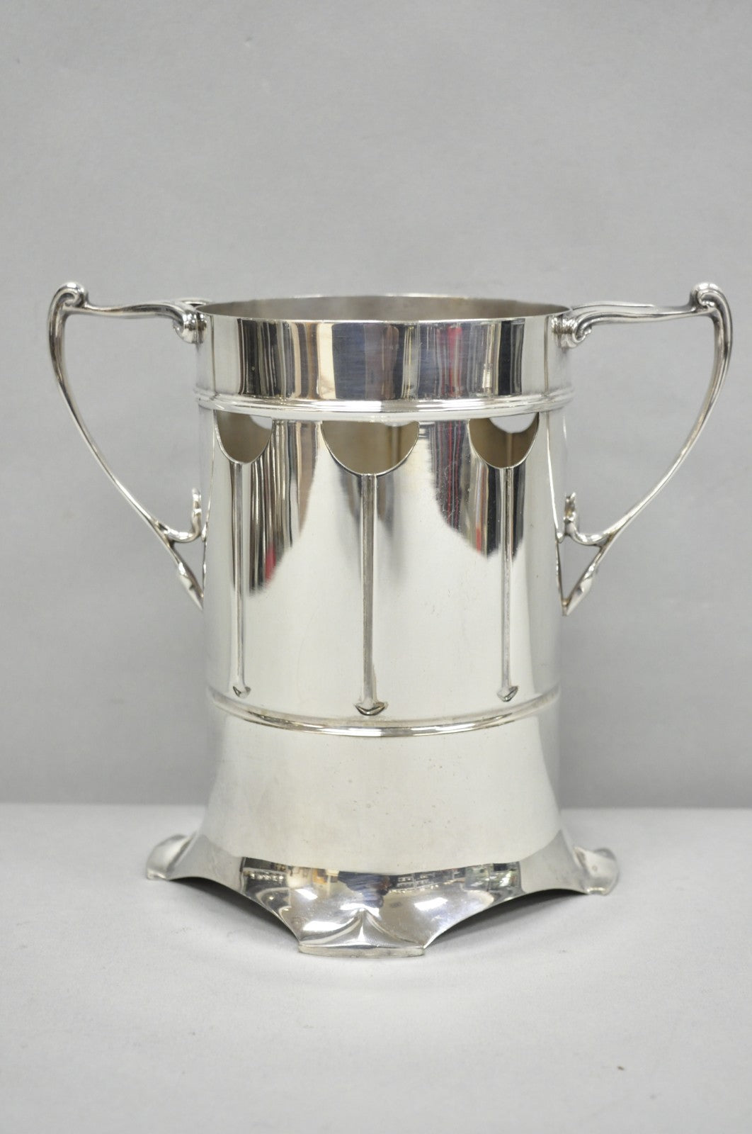 Roberts and Belk Art Nouveau Silver Plated Champagne Chiller Wine Bottle Coaster