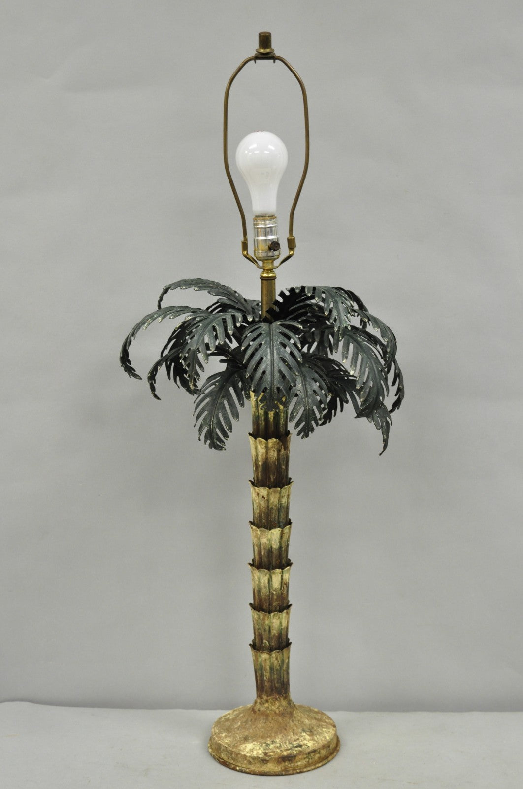 Vintage Italian Hollywood Regency Tole Metal Tropical Palm Tree Table Lamp