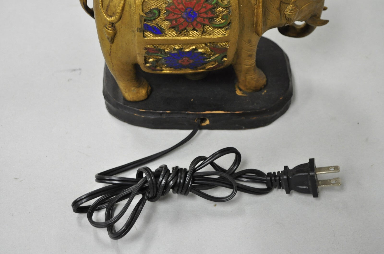 Antique Chinoiserie Indian Gold Bronze Elephant Small Boudoir Table Lamp