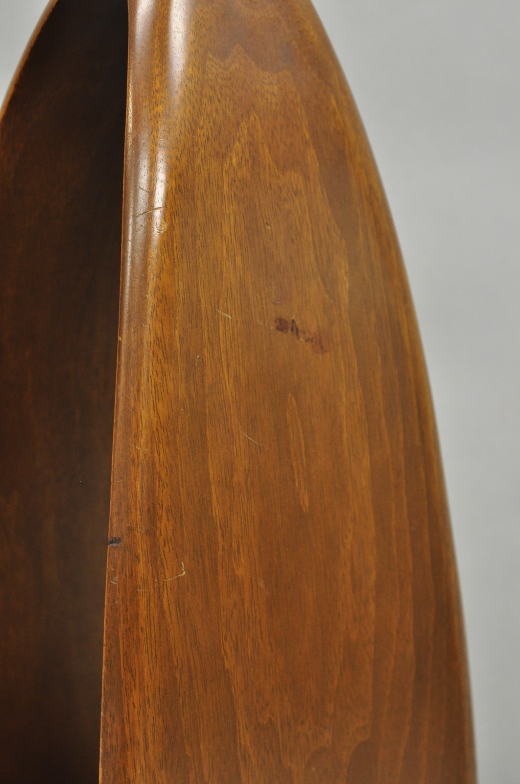 Vintage Modeline Mid Century Modern Sculpted Walnut Pull Chain Table Lamp