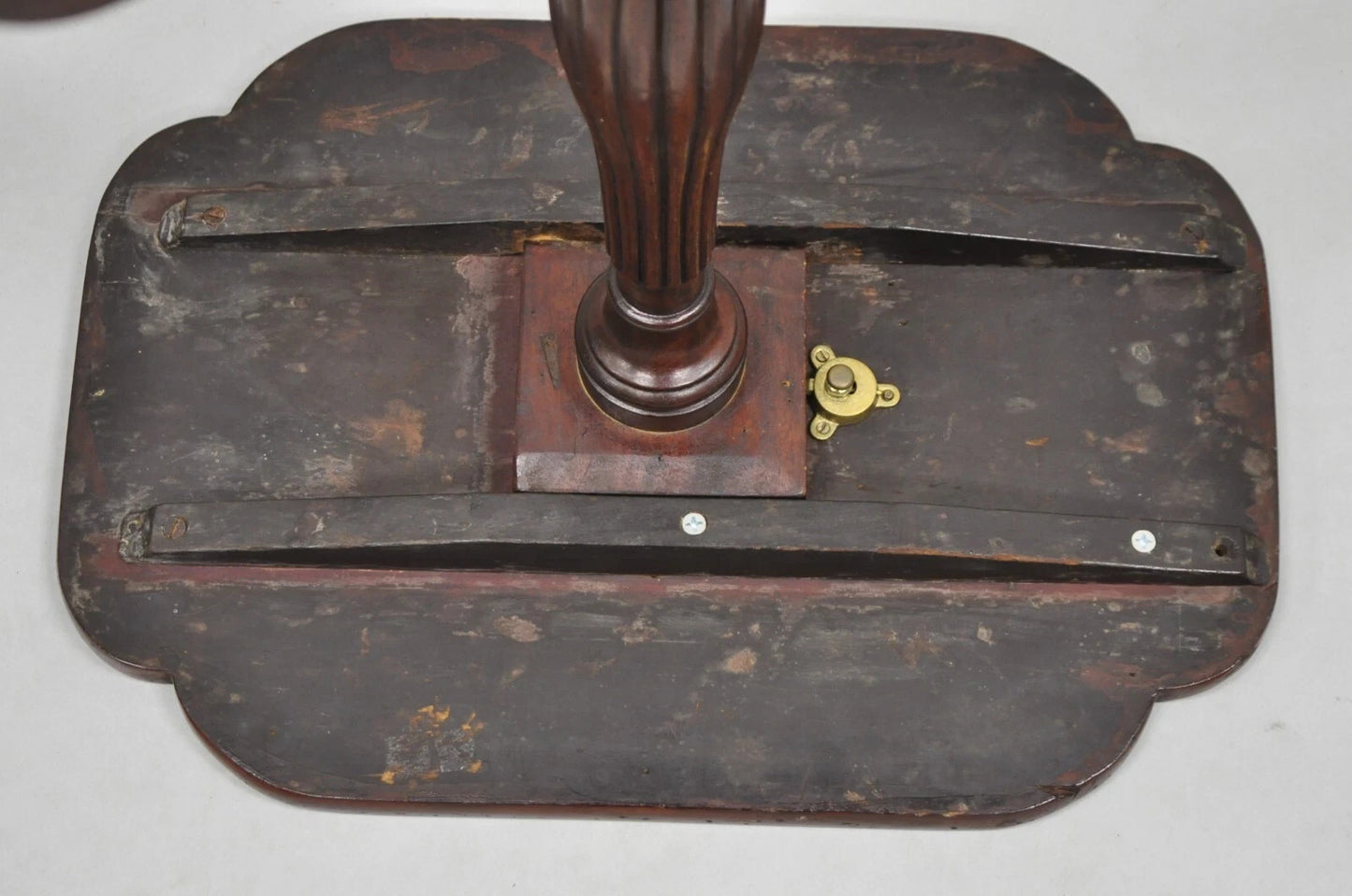 Antique American Sheraton Mahogany Tilt Top Side Tea Table Candle Stand