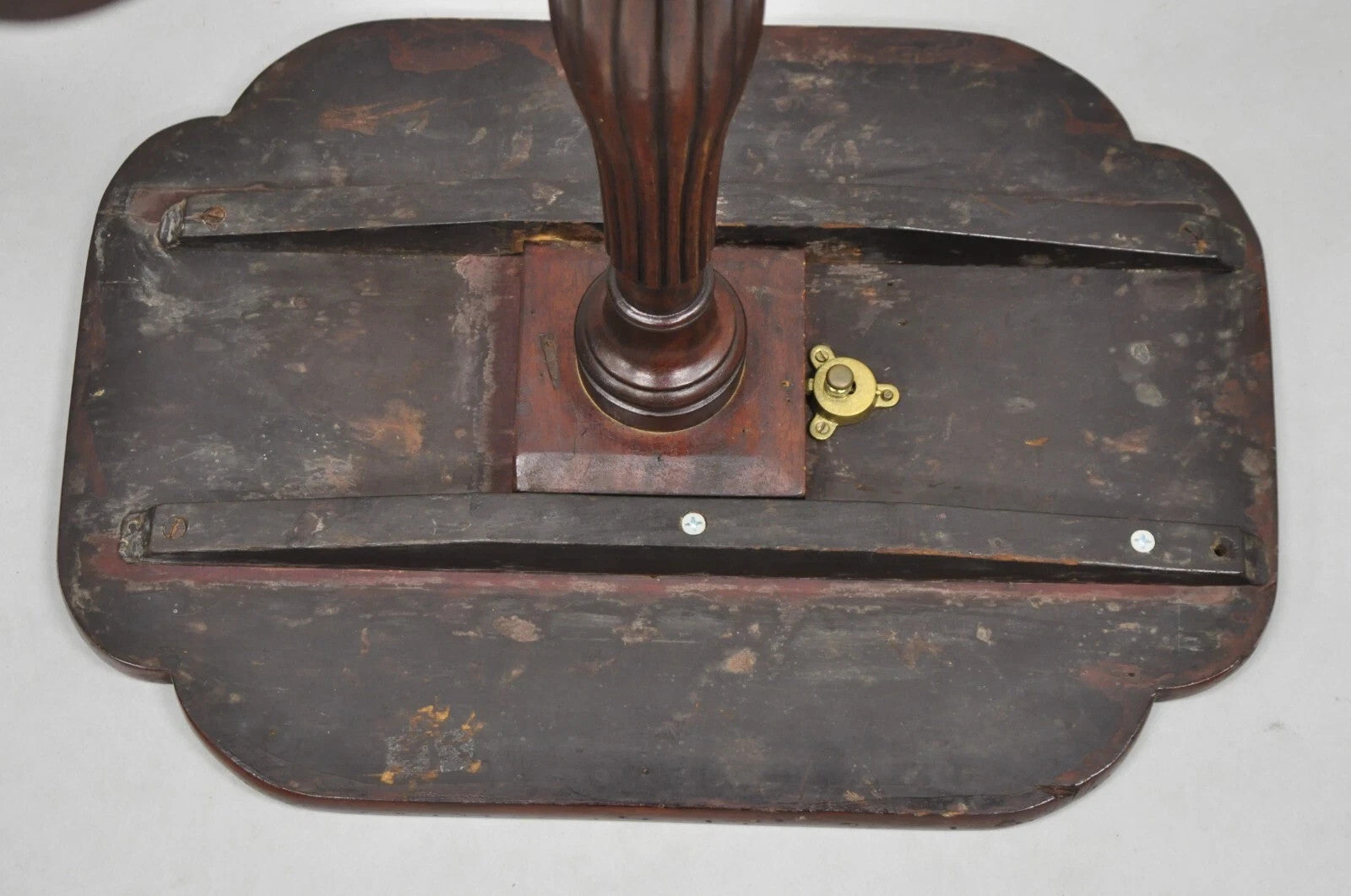 Antique American Sheraton Mahogany Tilt Top Side Tea Table Candle Stand