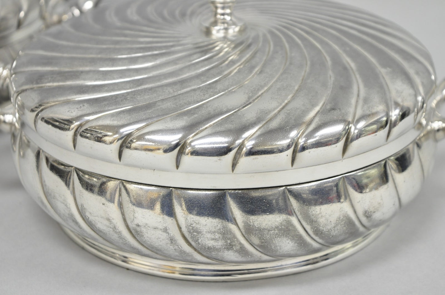 Antique Meriden B Co Spiral Swirl Silver Plated Covered Serving Dish Tureen Pair