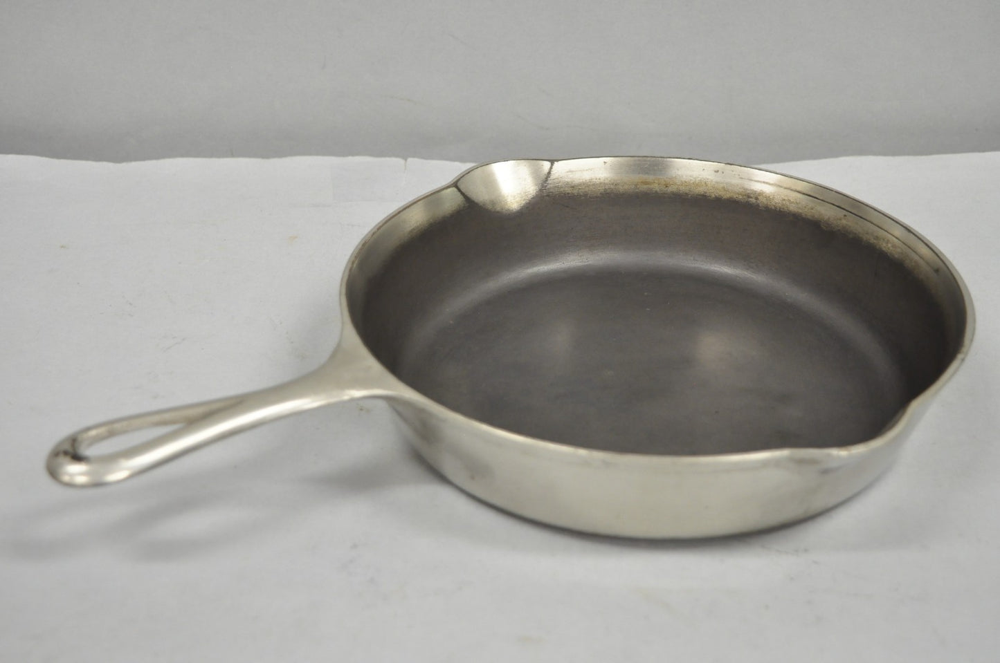Vintage Griswold "Erie" 701 Cast Iron Skillet Frying Pan 7