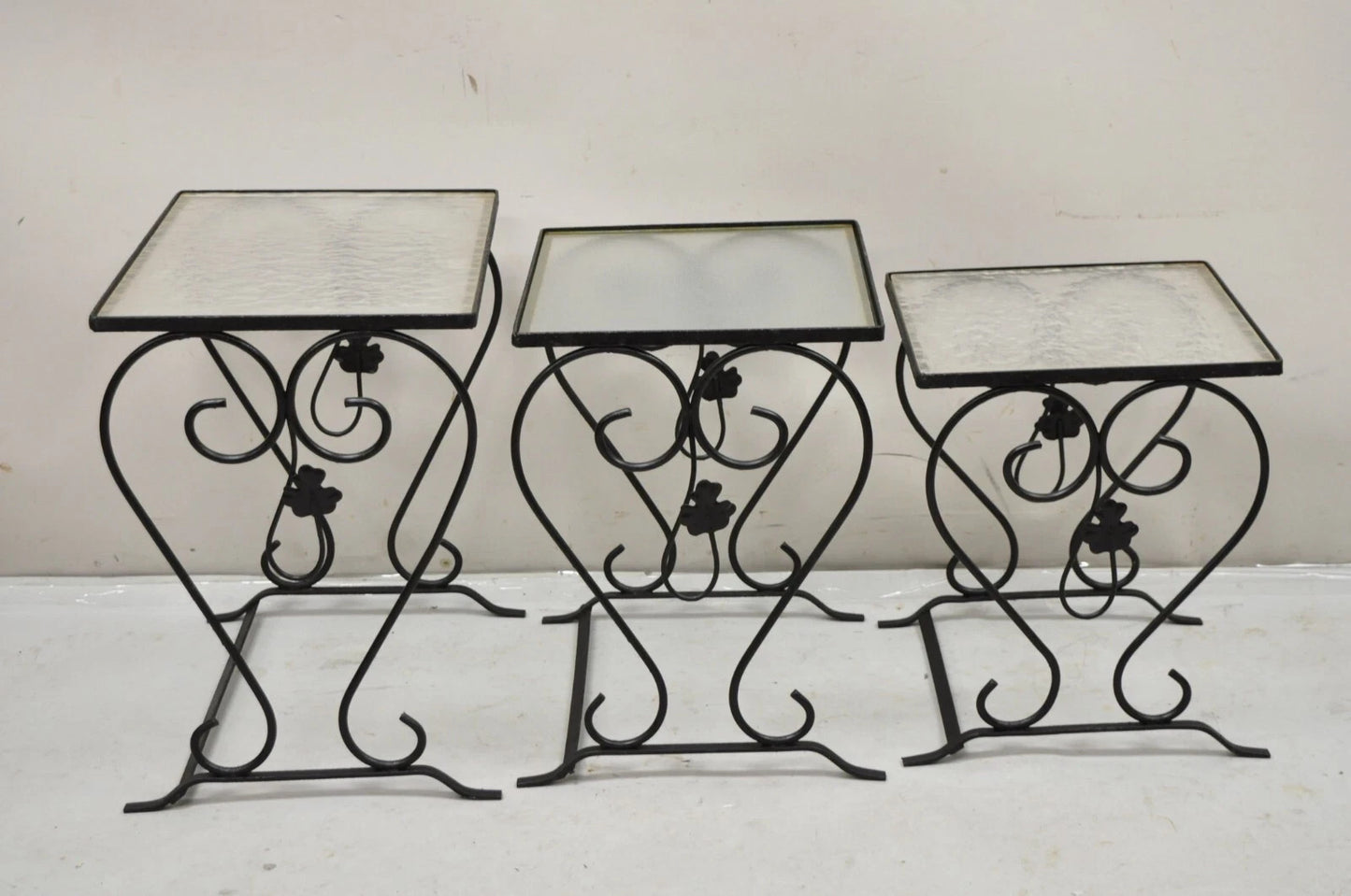 Vintage Salterini Wrought Iron Maple Leaf Garden Nesting Side Tables - Set of 3