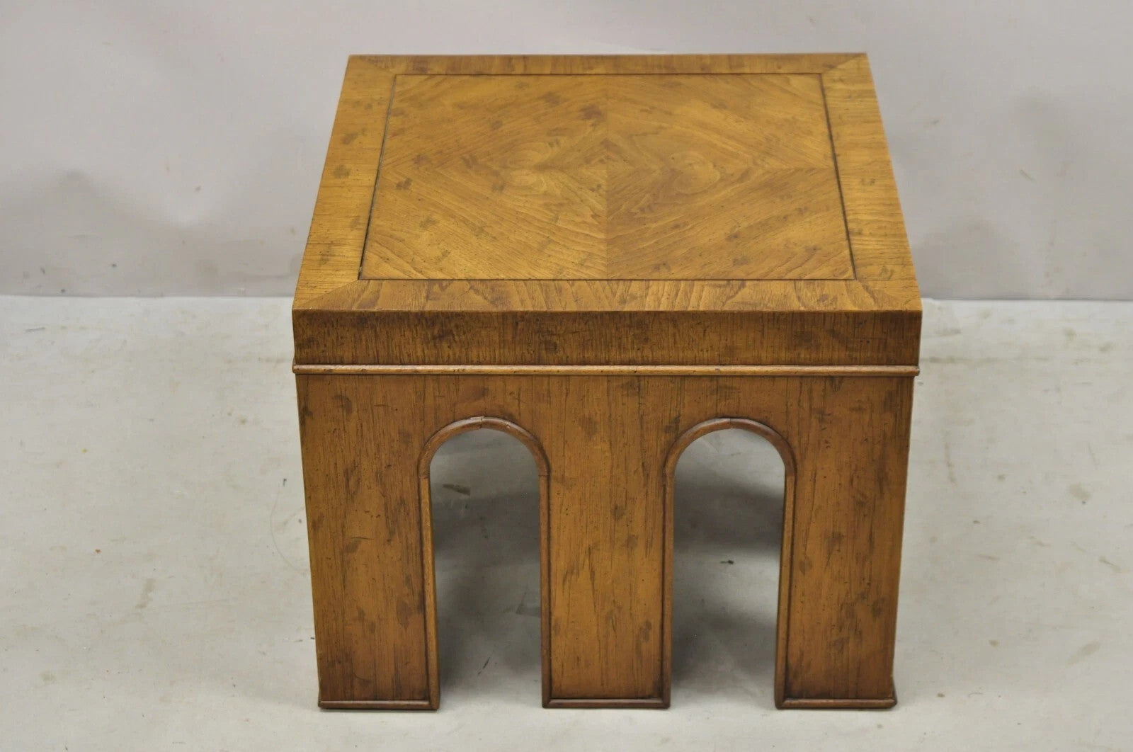 Vintage Drexel Wellington Arched Hollywood Regency Burl Wood Pedestal Side Table