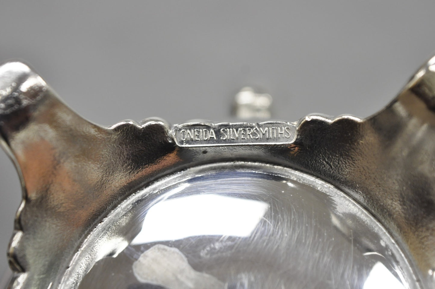 Vintage Oneida Victorian Style Silver Plated Victorian Teapot Coffee Pot