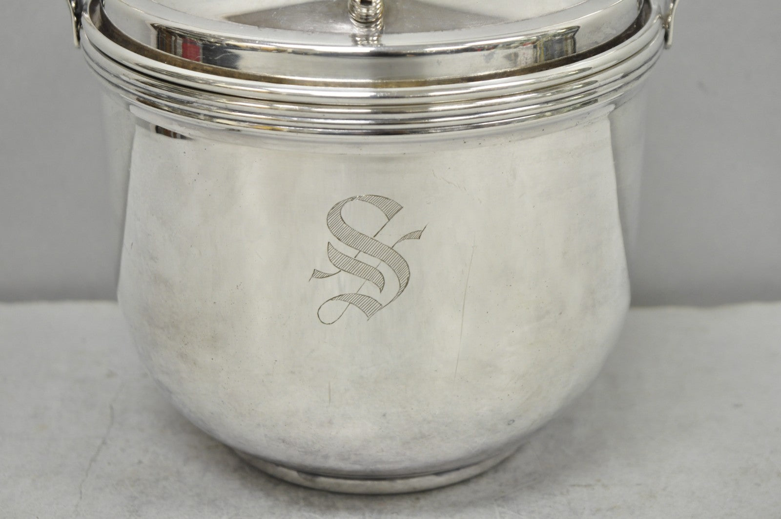 Vintage Art Deco Silver Plated Reticulating Hinge Bar Ice Bucket w/ "S" Monogram