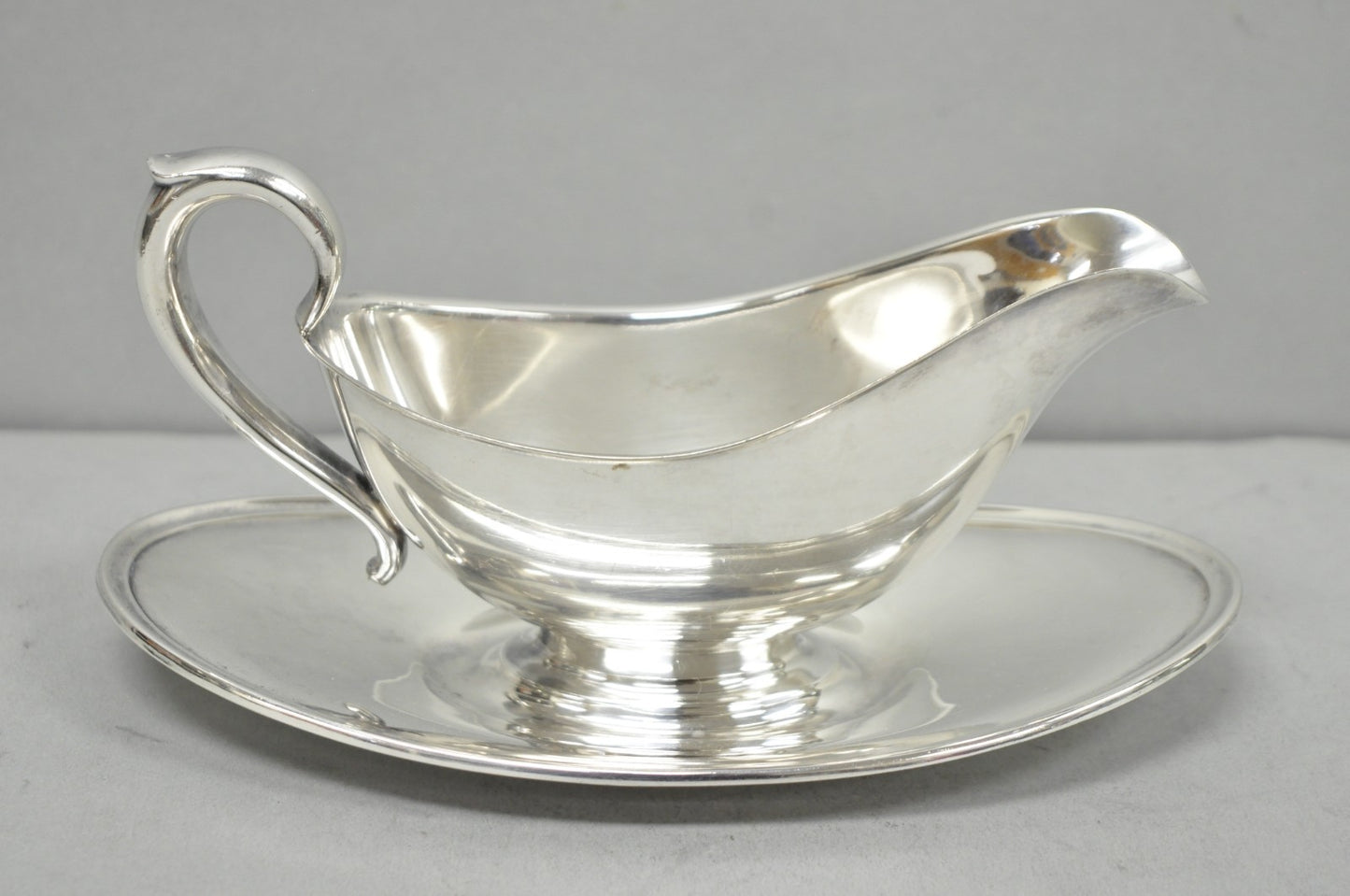 Vintage Gorham Y430 Victorian Silver Plated Gravy Sauce Boat w / Dish