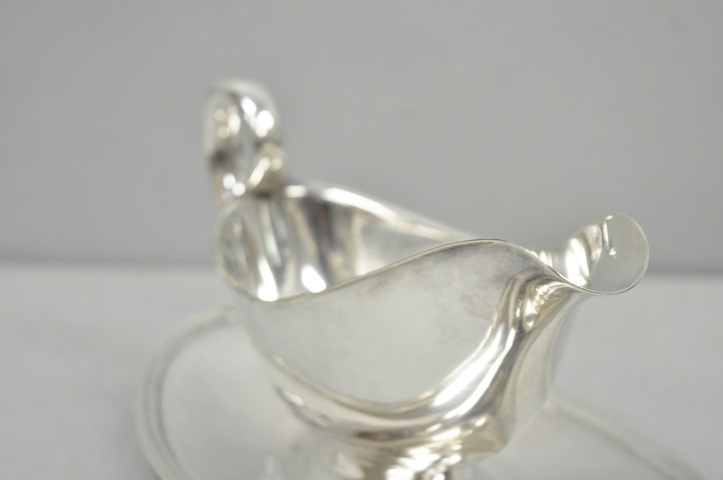 Vintage Gorham Y430 Victorian Silver Plated Gravy Sauce Boat w / Dish