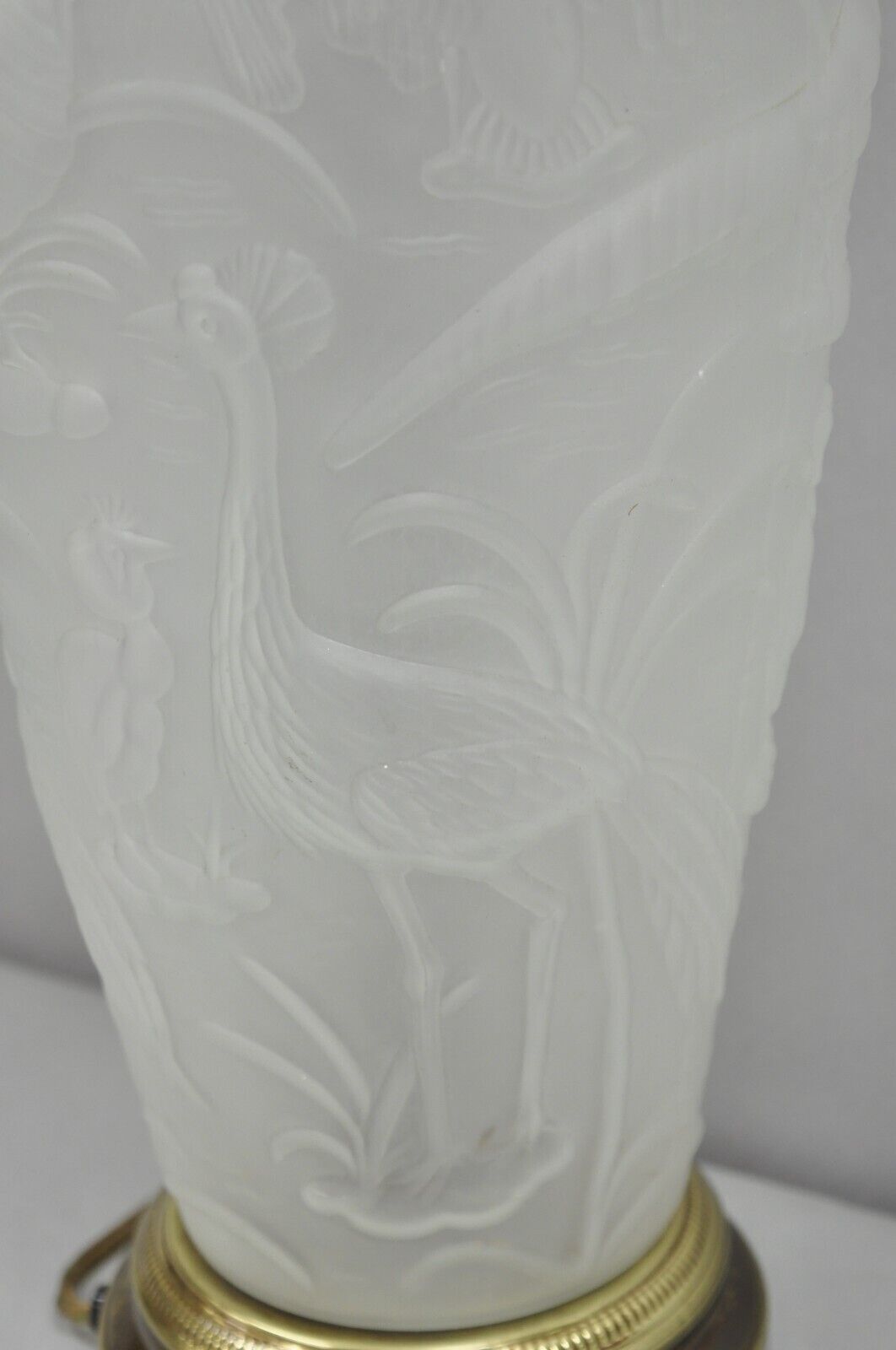 Vintage Chinoiserie Raised Satin Glass Tropical Birds Art Nouveau Table Lamp