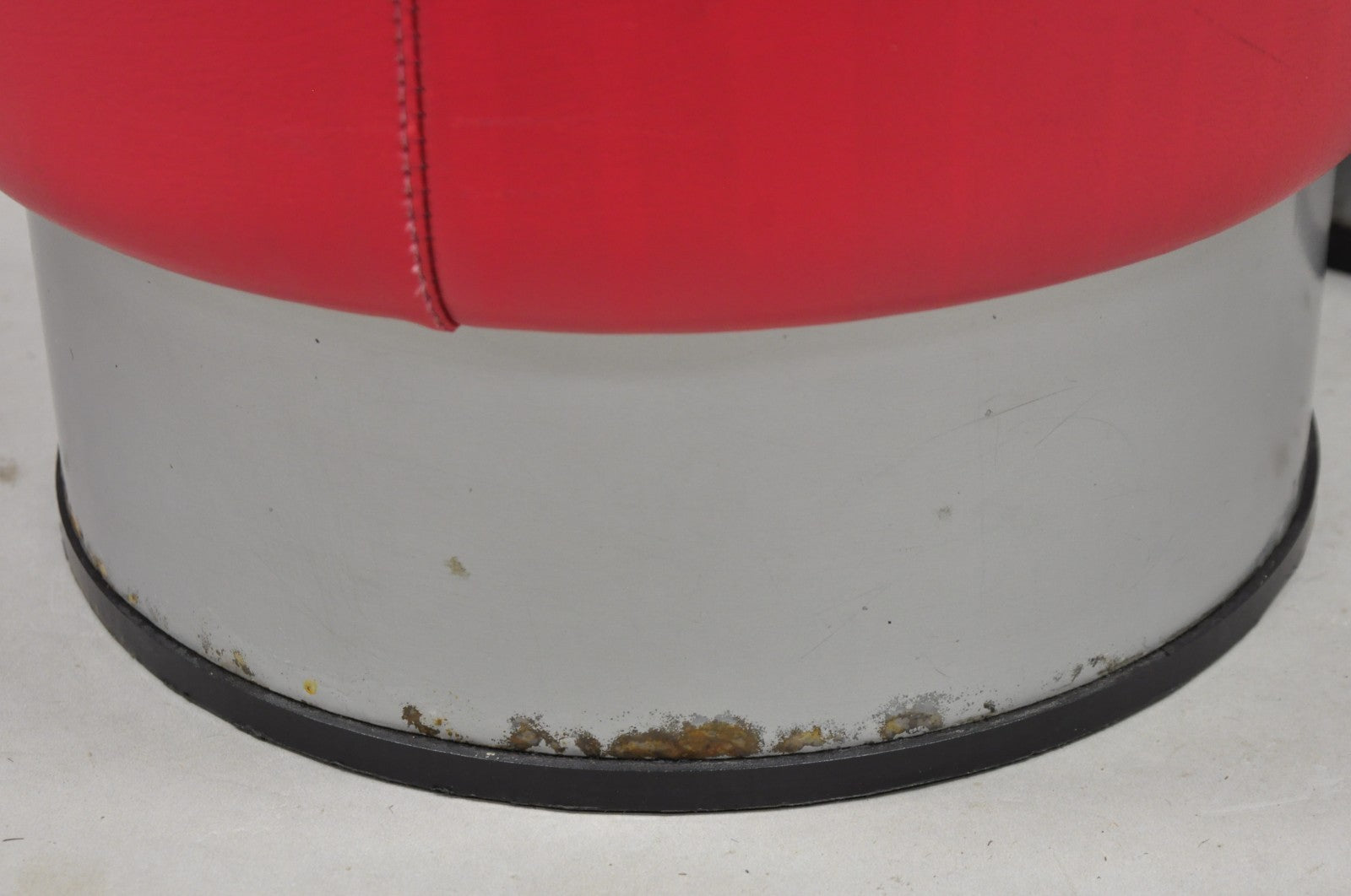 Contemporary Modern Red Vinyl Round 18" Restaurant Style Stool Seat - Set of 4