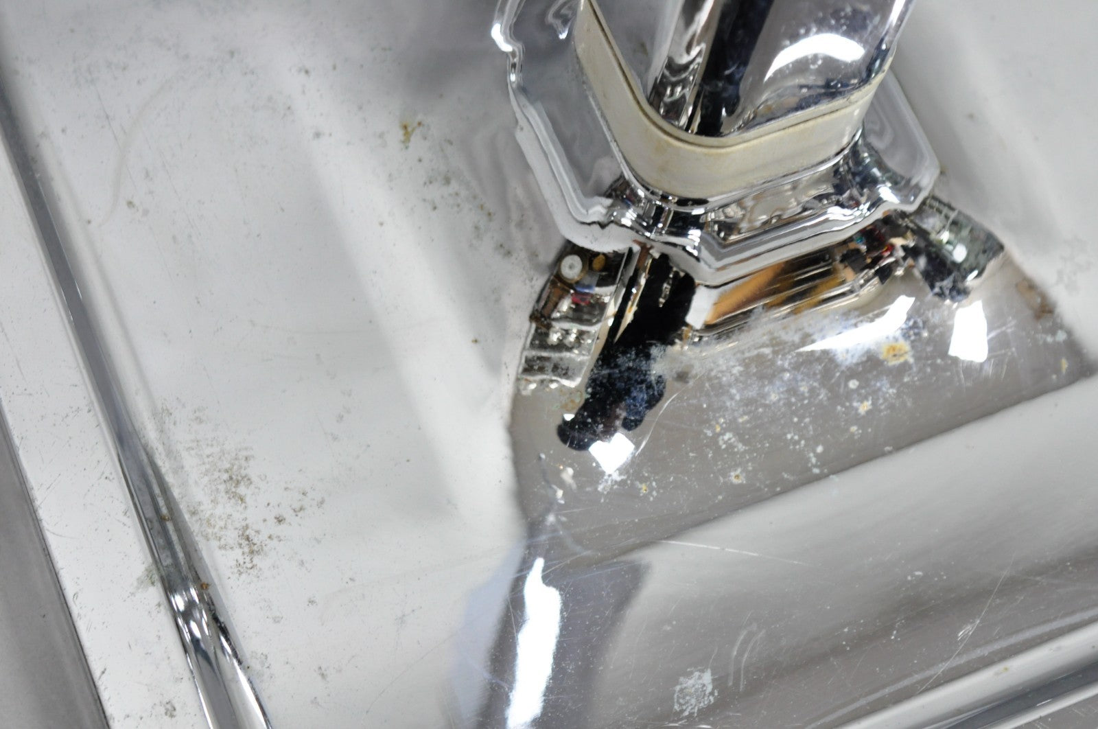 Vintage Postmodern Silver Chrome Metal Sculptural Modernist Pole Floor Lamp