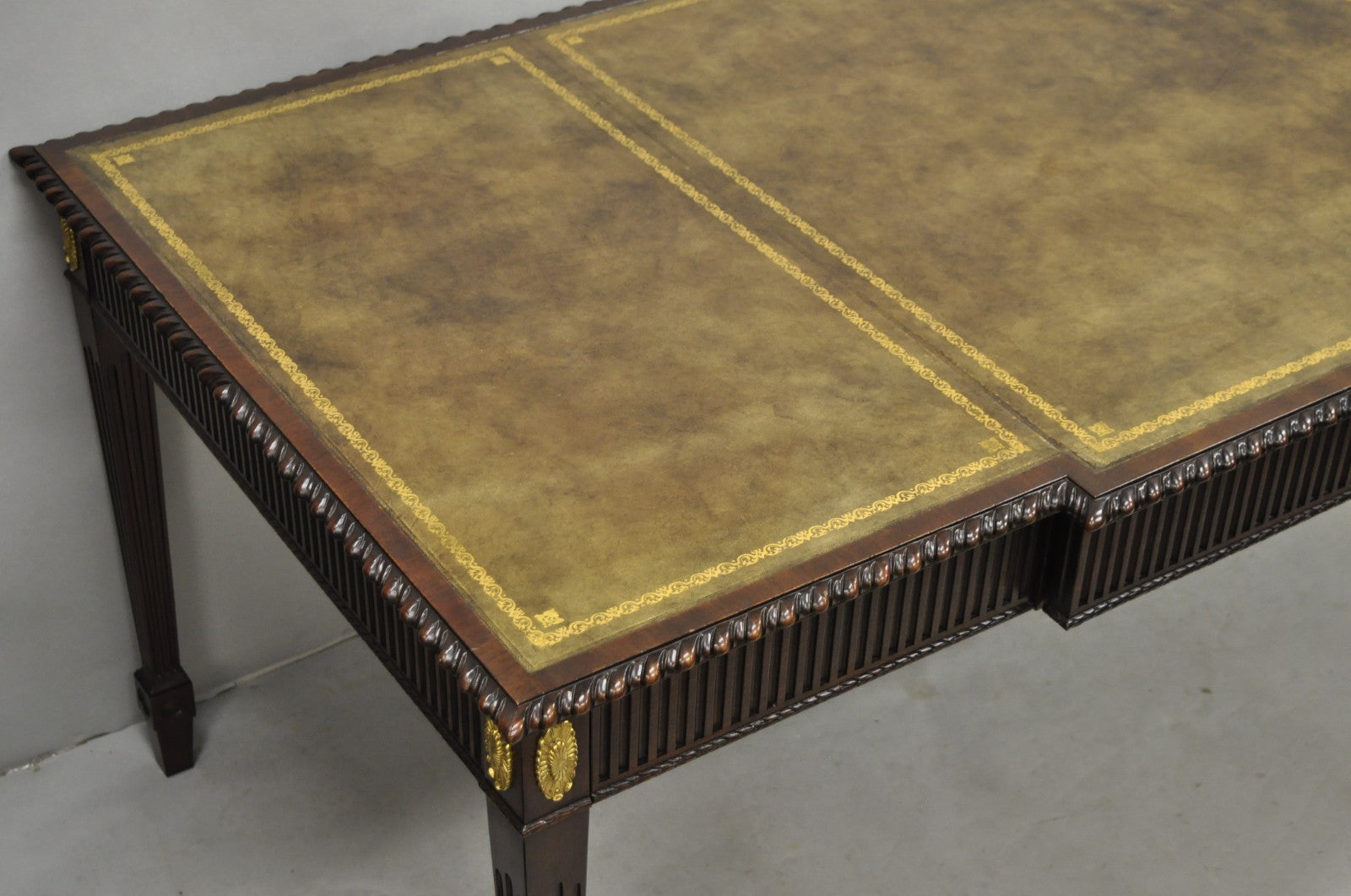 Vintage Baker Hepplewhite Style Mahogany Leather Top Executive Writing Desk