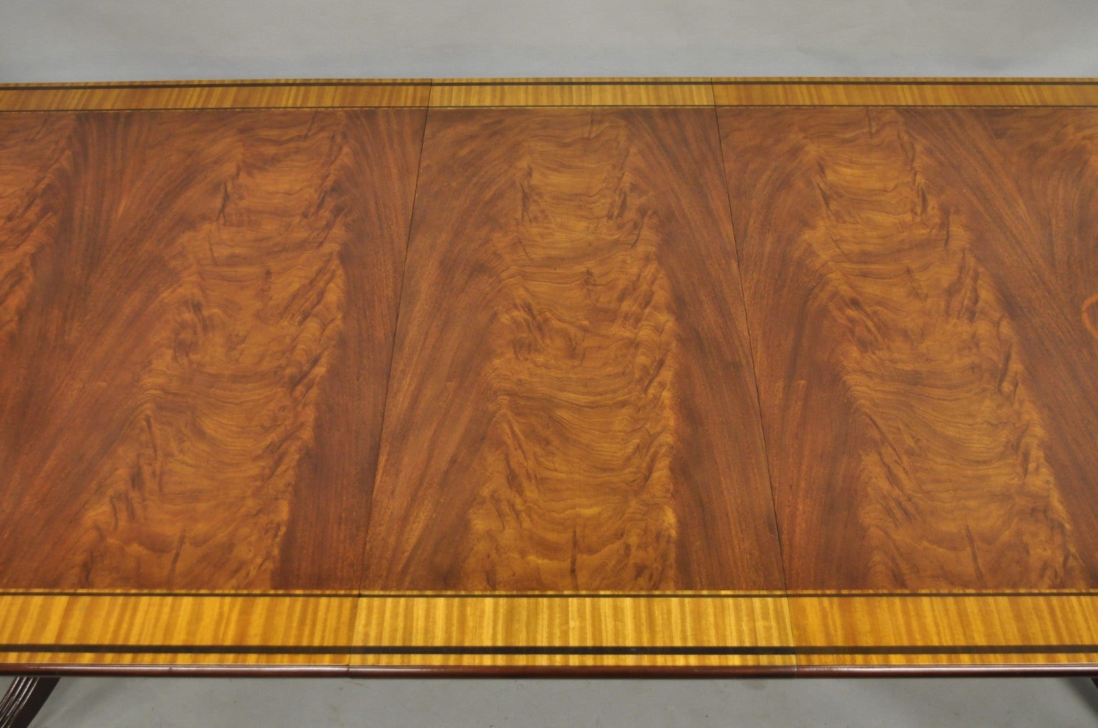 Baker Stately Homes Collection Georgian Duncan Phyfe Mahogany Dining Room Table