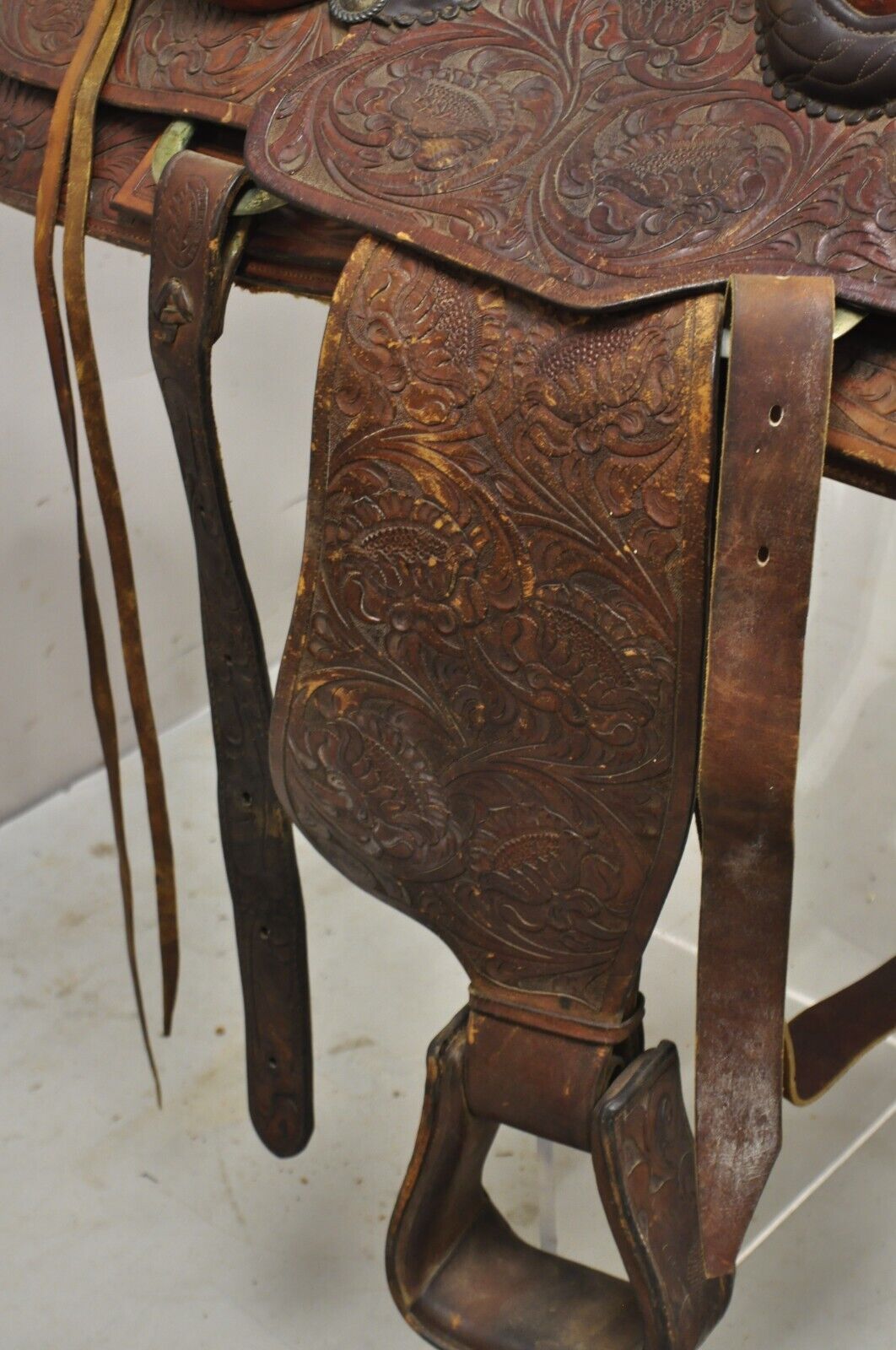 Vintage ML Leddy's Brown Tooled Leather Western Show Horse Saddle