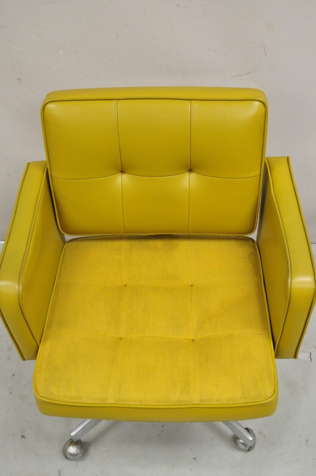 Shaw Walker Mid Century Modern Mustard Yellow Vinyl Swivel Office Desk Chair