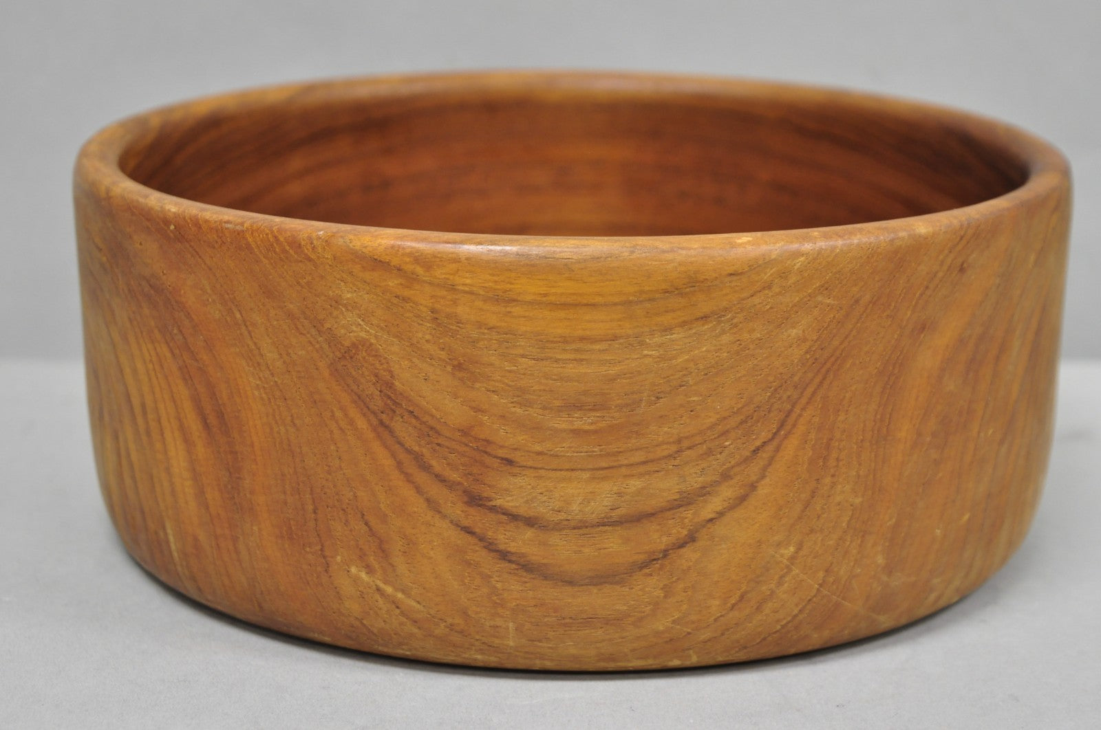 Vintage Mid Century Danish Modern Carved Teak Wood Salad Fruit Bowl (A)
