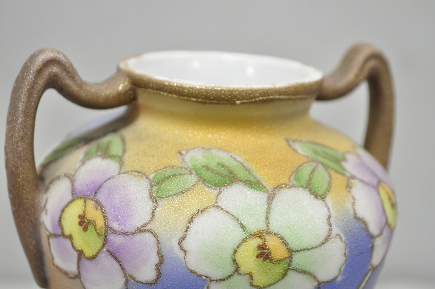 Nippon Coralene Decorated Royal Kinjo Japan Hand Painted Porcelain Handled Vase