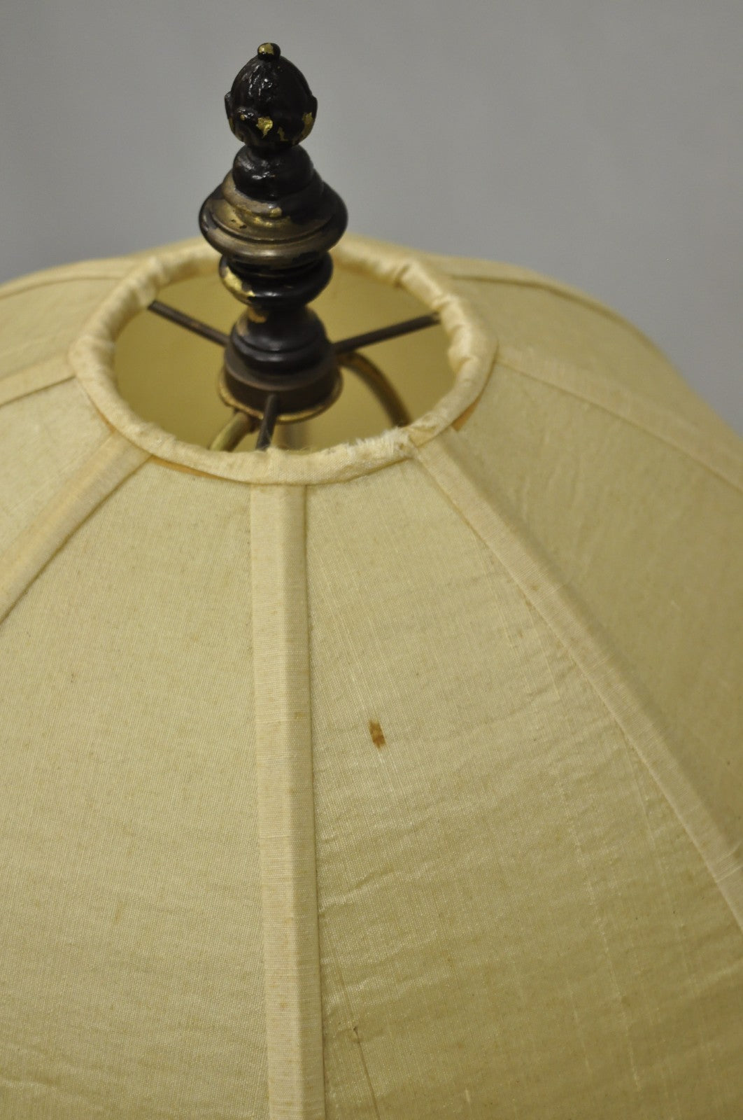 Antique Oriental Porcelain Bulbous Vase Bird Painted Table Lamp w/ Shade