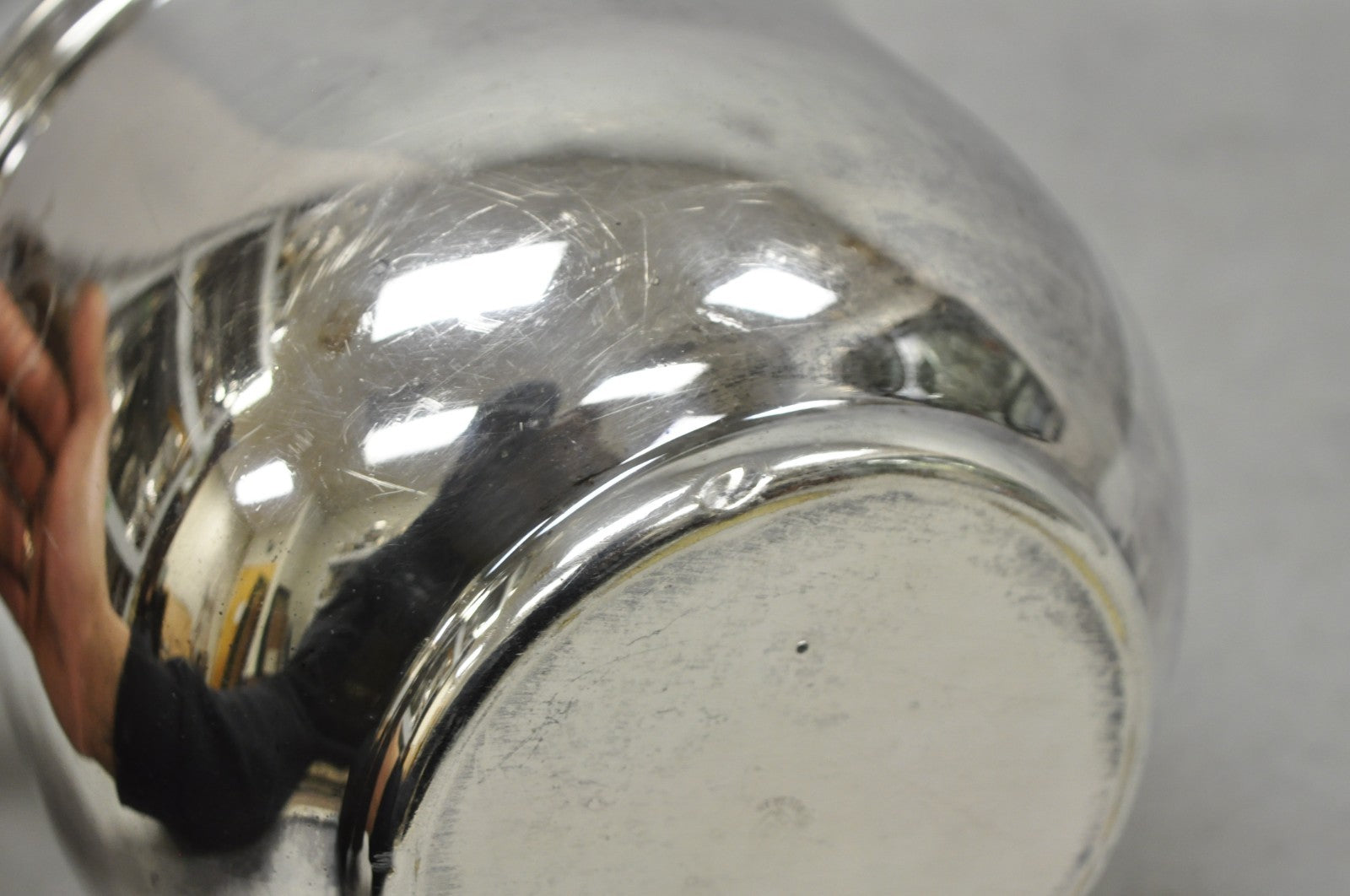 Vintage Art Deco Silver Plated Reticulating Hinge Bar Ice Bucket w/ "S" Monogram