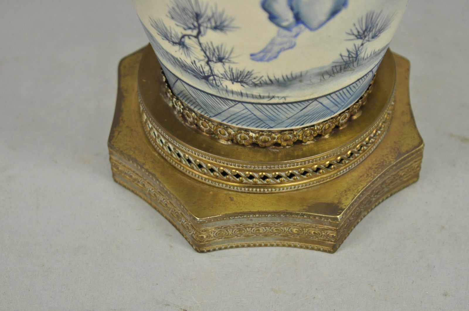 Vintage Japanese Blue White Porcelain Jardinierie Vase Chinoiserie Table Lamp