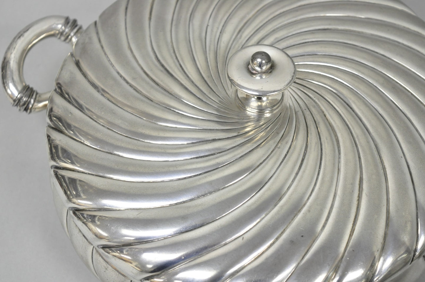 Antique Meriden B Co Spiral Swirl Silver Plated Covered Serving Dish Tureen Pair