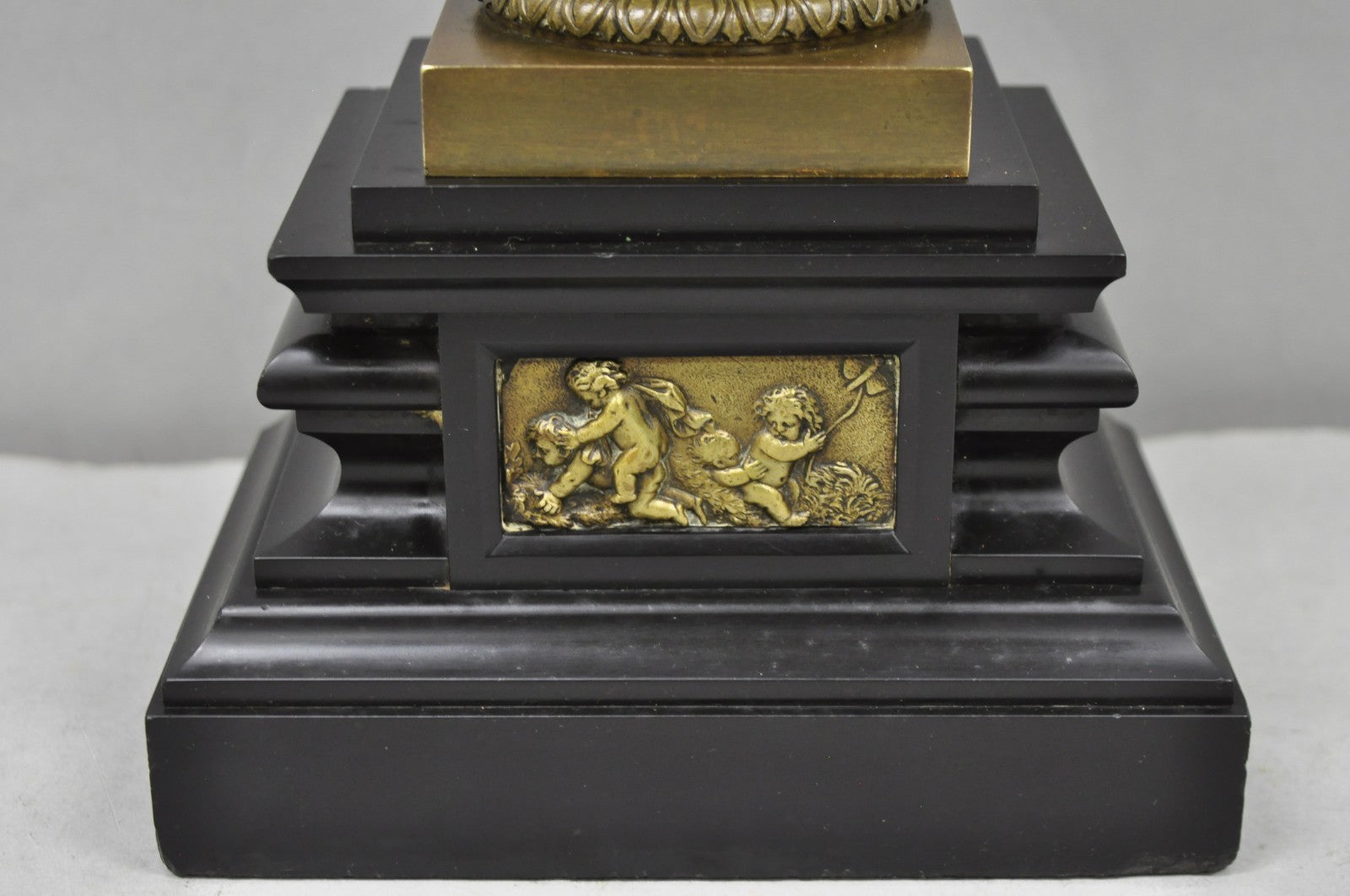 Antique Clodion French Neoclassical Figural Bronze Trophy Cup Urn Table Lamp