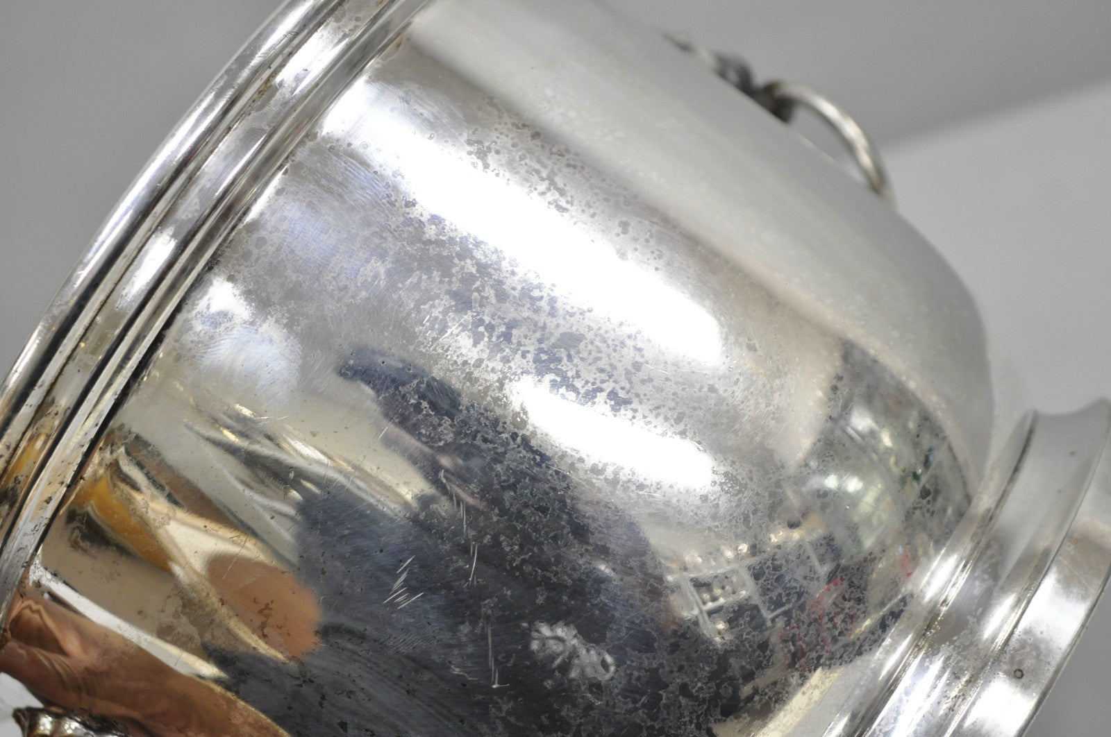 Vintage English Regency Winthrop Silver Plated Lion Handle Covered Ice Bucket
