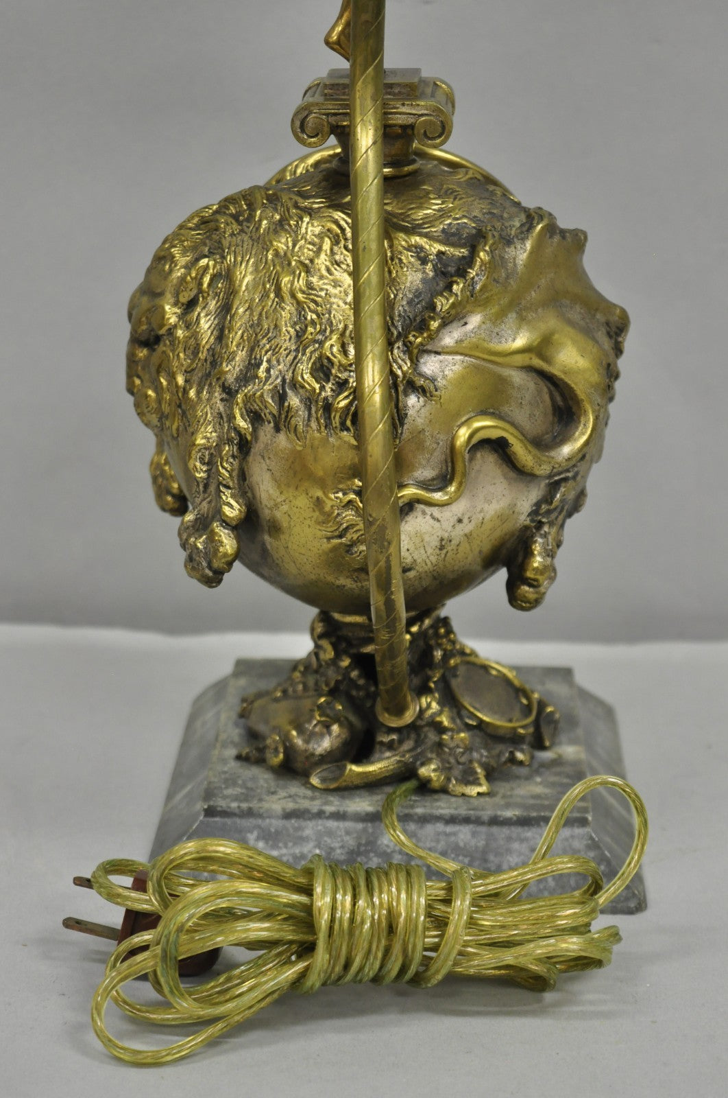 Antique French Renaissance Bronze Figural Game Hunting Lion Desk Table Lamp