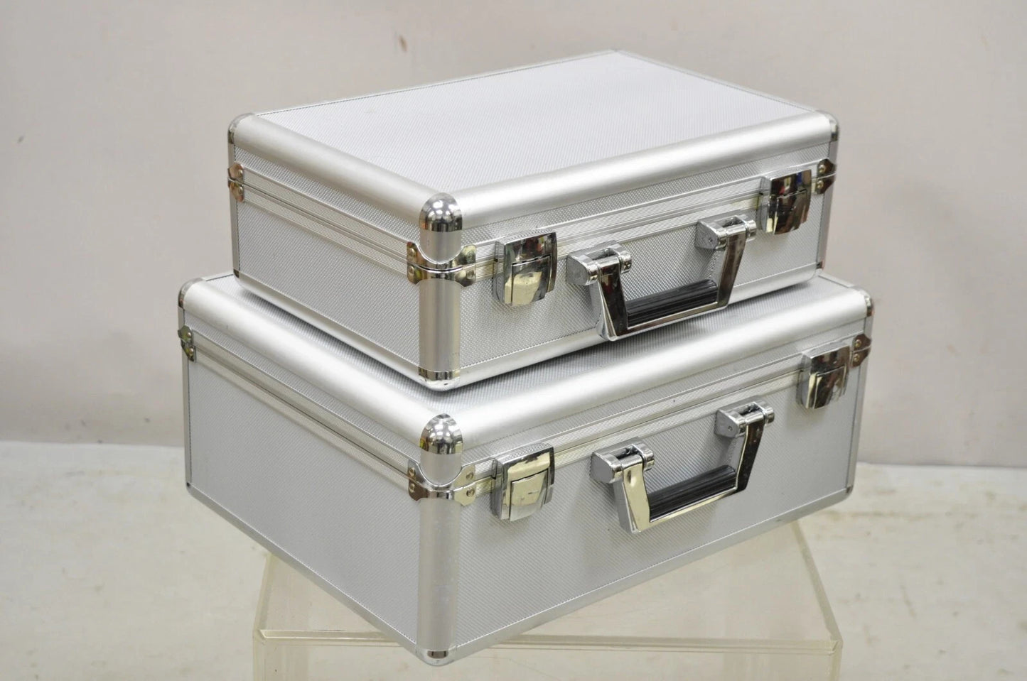 Modern Silver Aluminum Metal 17" Hard Case Storage Box Briefcase Carry On Bag